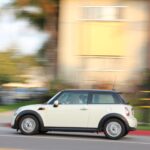 Vorsicht, Schlagloch: Wer haftet bei einem Fahrzeugschaden?