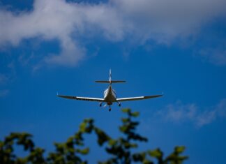 Tragischer Flugzeugabsturz: 60-jähriger Pilot nahe Wohnort tödlich verunglückt