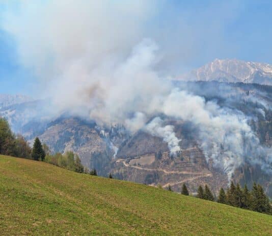 KAT-Züge, Schutzmasken und Sonderurlaub – Breite Unterstützung für Großeinsatz im Lesachtal