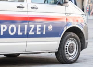 Plötzlich Klappmesser gezückt – 22-Jähriger am Iselkai in Lienz bedroht