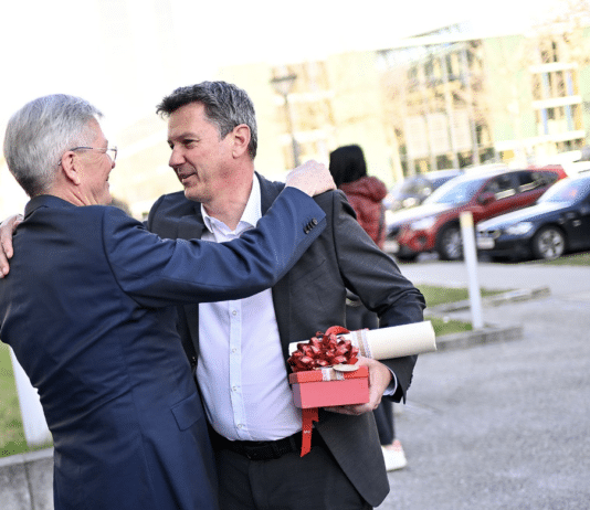 Beim Abschied ein „leises Servus“: Peter Kaiser verabschiedet sich nach 13 Jahren als Landeshauptmann