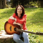 Sabine „SASSY“ Holzinger: Heimkonzert am Traunsee und Tourstopp in Kärnten