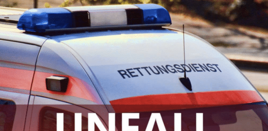 Sirenenalarm: Unfall auf Güterweg – 62-Jähriger unter Pkw eingeklemmt