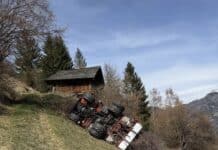 Muli-Transporter überschlägt sich: Landwirt hat Glück im Unglück