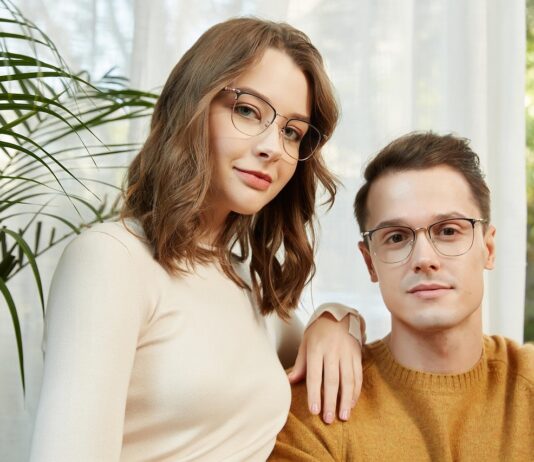 Mehrere Brillen statt einer: Warum fast zwei Drittel der Österreicher auf ein zweites Gestell setzen