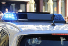 B100 Drautal Straße: Auto landet in Böschung – Feuerwehren im Einsatz