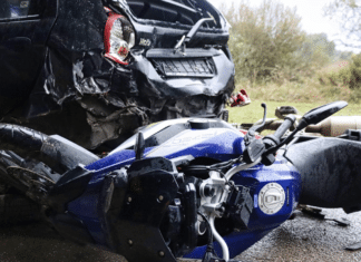 Schwerer Verkehrsunfall am Wurzenpass: Motorradfahrer (48) mit Rettungshubschrauber abtransportiert