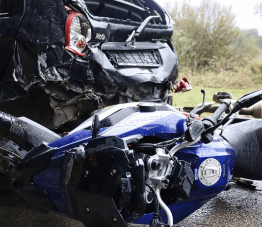 Schwerer Verkehrsunfall am Wurzenpass: Motorradfahrer (48) mit Rettungshubschrauber abtransportiert