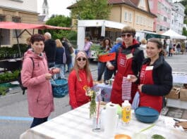 Frühlingsbauernmarkt wurde zum Treffpunkt für die ganze Familie