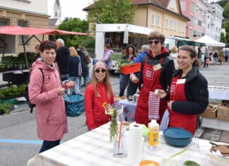 Frühlingsbauernmarkt wurde zum Treffpunkt für die ganze Familie
