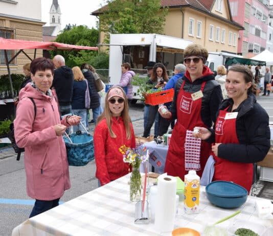 Frühlingsbauernmarkt wurde zum Treffpunkt für die ganze Familie