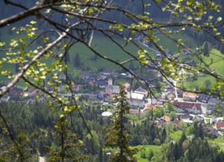 Pools mit Thermalwasser befüllen: Nachhaltige Alternative in Bad Bleiberg
