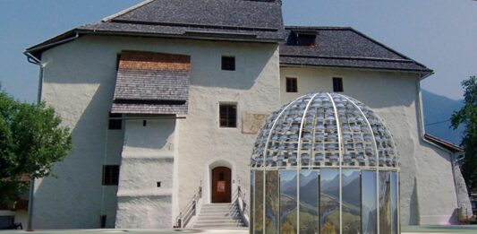 Ingeborg-Bachmann-Kuppel gastiert vor dem GailtalMuseum