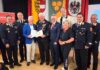 Hohes Abzeichen an Feuerwehr-Urgestein verliehen