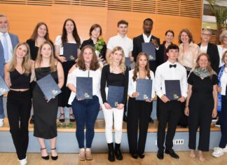 Matura geschafft: Feierlicher Abschied für die 5HW der HLW Hermagor