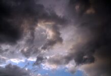 Wetterumschwung: Kräftige Gewitter und bis zu 100 Liter Regen erwartet