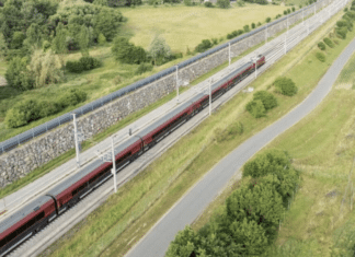 Koralmbahntunnel gesperrt: Jugendliche kletterten auf Zug und flüchteten