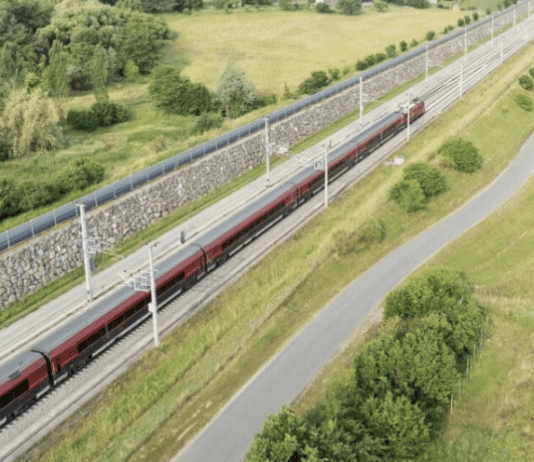 Koralmbahntunnel gesperrt: Jugendliche kletterten auf Zug und flüchteten