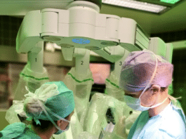 Roboter-Chirurgie im LKH Villach: Erste Operationen mit dem Da-Vinci-Roboter erfolgreich durchgeführt