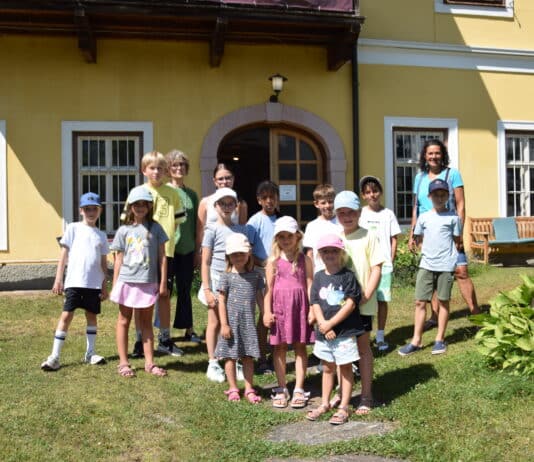 Sommeratelier begeisterte junge Künstler in Nötsch