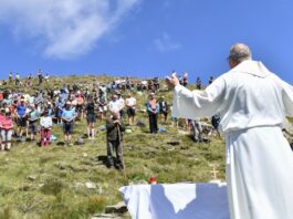 Gipfel- und Almmessen auf Kärntens Bergen verbinden Glaube und Bergwelt