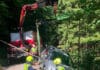 Pkw drohte über Böschung abzustürzen – Feuerwehr rückte zur Bergung aus