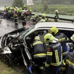 Überholmanöver endet im Frontalcrash – fünf Verletzte auf der B100