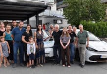 Nachbarn teilten sich zwei Monate lang ein Auto