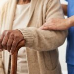 Von Pflegestufe 1 auf 4: Nach Klage durch AK stellt Gutachter doppelten Pflegeaufwand fest