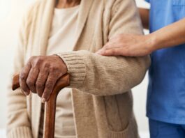 Von Pflegestufe 1 auf 4: Nach Klage durch AK stellt Gutachter doppelten Pflegeaufwand fest