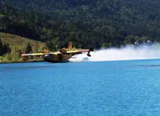 Italienisches Löschflugzeug fliegt nochmal Weissensee an