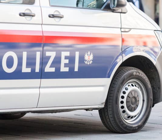 Polizei warnt vor Betrugswelle: Falsche Polizisten am Telefon!