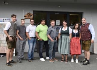20 Jahre Fliesen Ralf Neuwirth: Ein Erfolgsbetrieb feiert Jubiläum