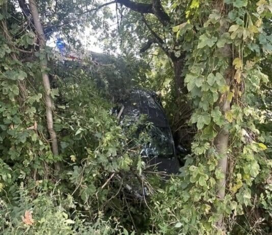 Verkehrsunfall in Förolach: Auto landet im Straßengraben