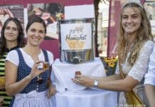 23. Honigfest in Hermagor feierlich eröffnet – Theresa Rernböck ist neue Österreichische Honigkönigin