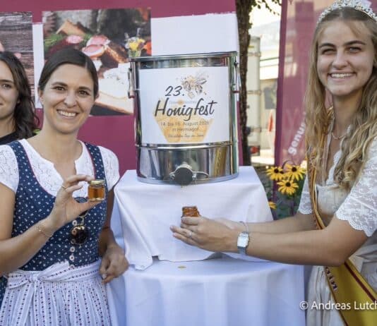 23. Honigfest in Hermagor feierlich eröffnet – Theresa Rernböck ist neue Österreichische Honigkönigin