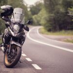 Überholmanöver endet im Krankenhaus – Motorradfahrer (49) verletzt