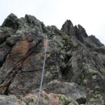 Steine treffen Kopf – Kletterhelm bewahrt Bergsteiger(19) vor schweren Verletzungen