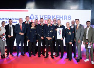 „Einsatzhelfer:innen des Jahres“: Bezirksfeuerwehrkommando Villach-Land mit Ö3-Verkehrsaward ausgezeichnet