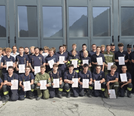 Ausbildung absolviert: 38 Feuerwehrmitglieder zu Tragkraftspritzen-Maschinisten geschult