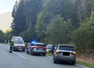 Vier Verletzte nach schwerem Verkehrsunfall auf der B111