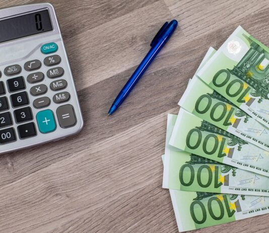 Kassensturz nach Sommereinsatz: AK Kärnten rät Abrechnungen nach Ferialjob zu kontrollieren