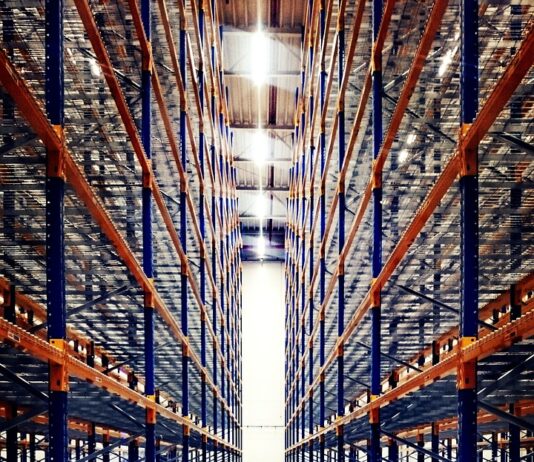 Effiziente Palettenlagerung im Betrieb: Wie Sie Ihre Logistik flächendeckend optimieren
