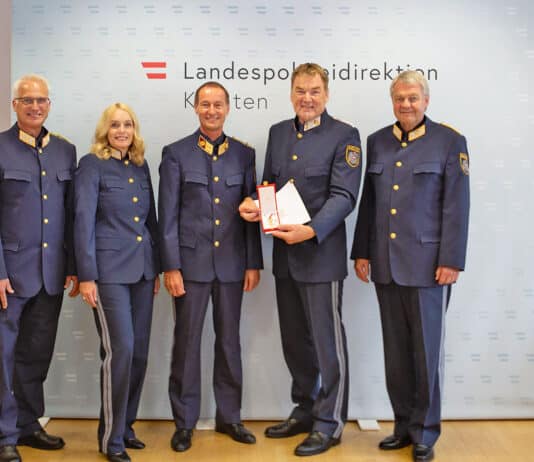 Goldenes Verdienstzeichen für Klaus Rieger