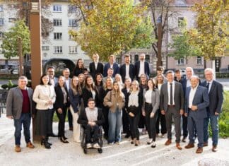 Erfolgsprojekt Lehrlingsakademie: 24 neue Verwaltungsassistentinnen und Verwaltungsassistenten für Kärntens Gemeinden