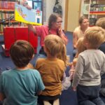3. Buchstart-Veranstaltung in der Stadtbibliothek brachte die Kleinsten zum Staunen