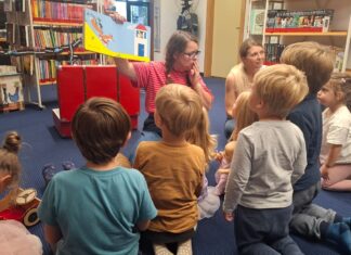 3. Buchstart-Veranstaltung in der Stadtbibliothek brachte die Kleinsten zum Staunen