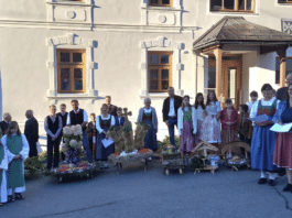 Liesing feiert Erntedank mit Tradition, Musik und Gemeinschaft