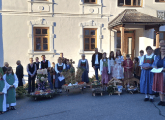Liesing feiert Erntedank mit Tradition, Musik und Gemeinschaft