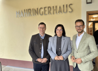 Alte Schule wird zum neuen Treffpunkt der Gemeinde
